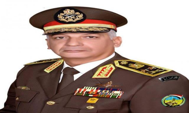 وزير الدفاع  يعود إلي القاهرة بعد زيارة رسمية إلي الصين