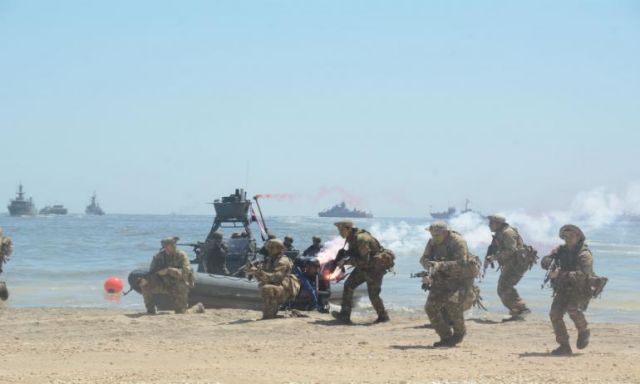 القوات البحرية المصرية والفرنسية تنفذان تدريبًا بحريًا عابرًا بالبحر الأحمر