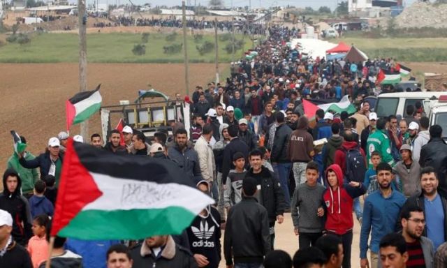 ارتفاع عدد المصابين الفلسطينيين خلال قمع المسيرات السلمية بغزة إلى 100 مصاب