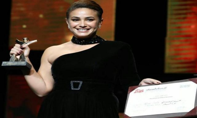 هند صبري تحصد جائزة أفضل ممثلة في مهرجان قرطاج السينمائي