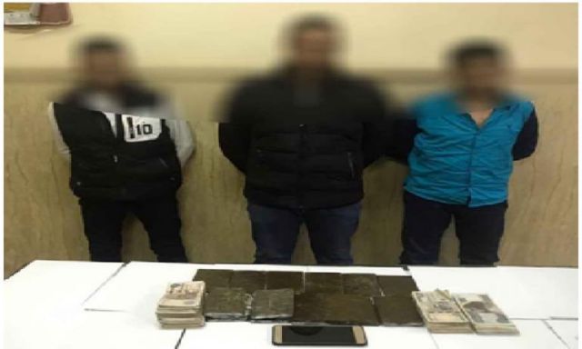 ضبط 3 أشخاص بالإسكندرية بحوزتهم 17 طربة من مخدر الحشيش قبل ترويجها على عملائهم بالبحيرة