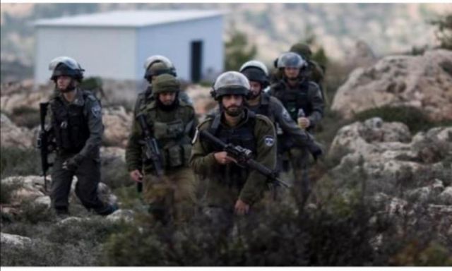 قوات الاحتلال الإسرائيلى تهدم غرفتين في منطقة المنطار