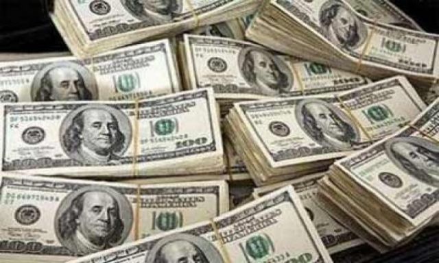 تراجع أسعار صرف العملة الأمريكية بالبنوك المصرية اليوم
