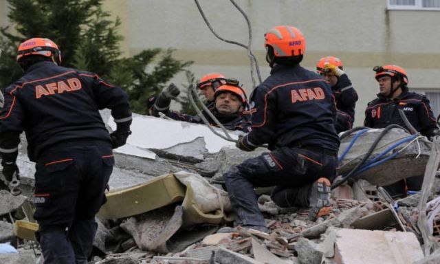 ارتفاع حصيلة ضحايا زلزال ألبانيا إلى 49 قتيلا و2000 مصاب