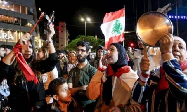 الحريري يسانده ..سمير الخطيب يفجر مظاهرات الغضب فى لبنان