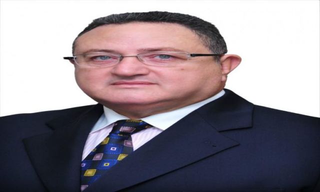 البنك المركزى المصرى يعين مدحت قمر رئيسا لمجلس إدارة البنك العقارى المصرى العربى