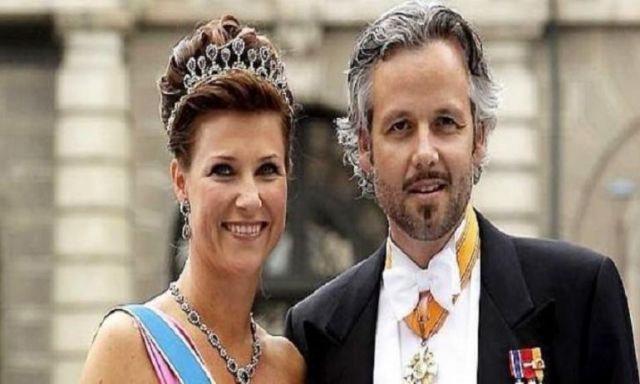 انتحار صهر ملك النرويج ليلة عيد الميلاد..وهل لزوجته الأميرة علاقة بذلك؟
