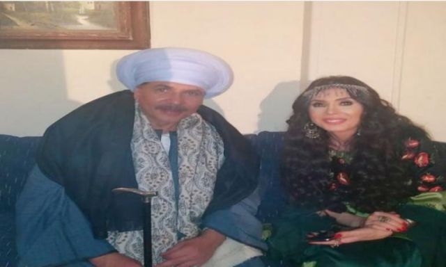 صورة.. دينا ومحمد رياض بالجلباب في كواليس مسلسل ”رحيل زهرة”