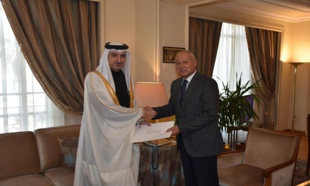 الأمين العام لجامعة الدول العربية يتسلم أوراق اعتماد المندوب الدائم لمملكة البحرين لدى الجامعة