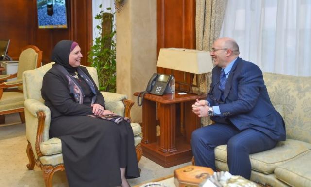 وزيرة الصناعة تبحث مع سفير المغرب بالقاهرة تعزيز التعاون الاقتصادي المشترك