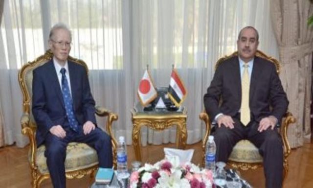 لماذا التقى وزير الطيران المدنى سفير اليابان بالقاهرة؟
