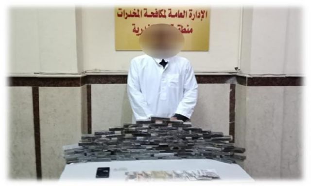 مكافحة المخدرات تضبط أحد العناصر الإجرامية بالإسكندرية وبحوزته 68 طربة لمخدر الحشيش