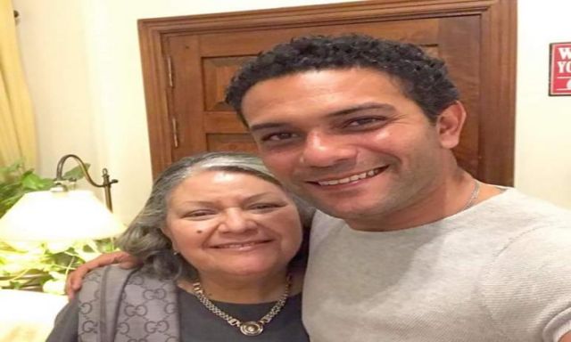 آسر ياسين يهنىء والدته بمناسبة عيد ميلادها