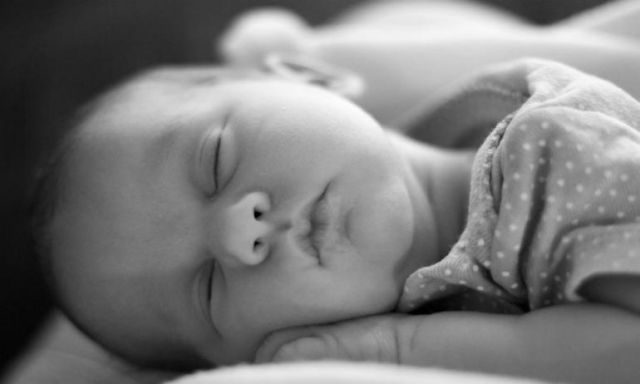 قلة النوم تضر بالصحة العقلية للأطفال