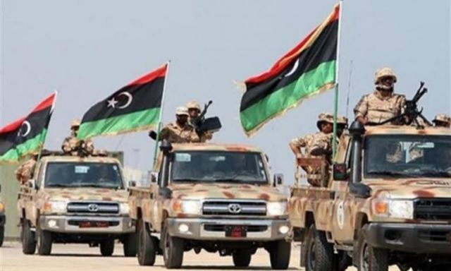 الجيش الليبي يستهدف سفينة شحن تركية في ميناء طرابلس