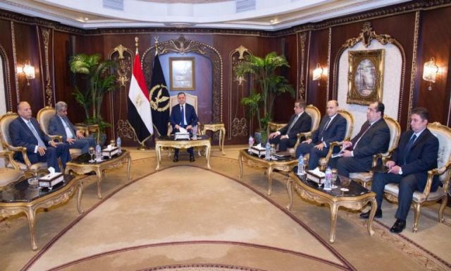 بالصور .. ننشر تفاصيل لقاء وزير الداخلية مع أمين عام مجلس وزراء الداخلية العرب