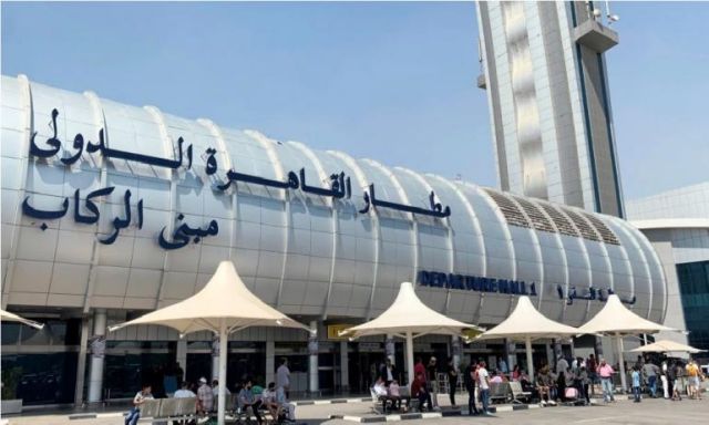 ضبط سائق وبحوزته 4 حقائب سفر بداخلهم كمية من المنشطات بساحة إنتظار السيارات بمطار القاهرة