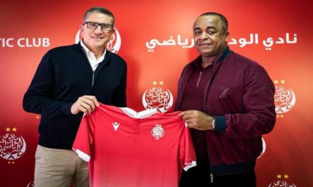 الوداد المغربي يعلن إقالة جاريدو وتعيين جاموندي لقيادة الفريق بدوري الأبطال