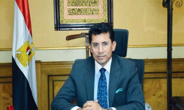 وزير الرياضة يطمئن على بعثة الزمالك بعد الحادث الإرهابي بتونس