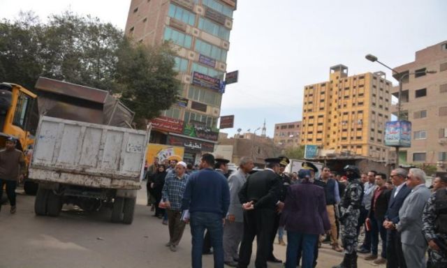 لليوم الثاني .. محافظ ومدير أمن القليوبية يقودان حملة لتطهير شوارع حي غرب شبرا الخيمة