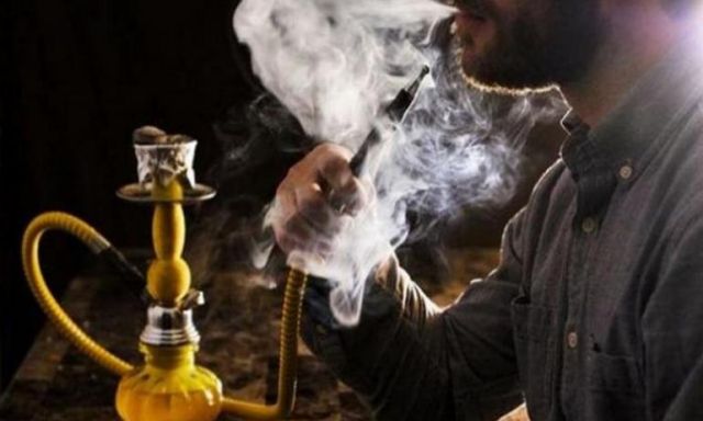 محافظ القاهرة يقرر حظر تقديم ”الشيشة” بالمقاهي