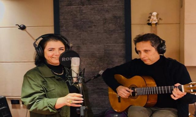 بستان تطلق أولى أغنياتها ”في أي مكان” مع زوجها عضو مسار إجباري