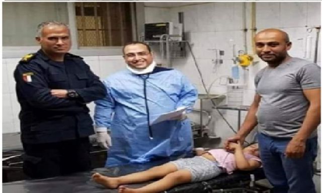 مدير إدارة الحماية المدنية بأسيوط ينقذ حياة طفلة وينقلها للمستشفى بعد تعرضها للدغة ” عقرب ”