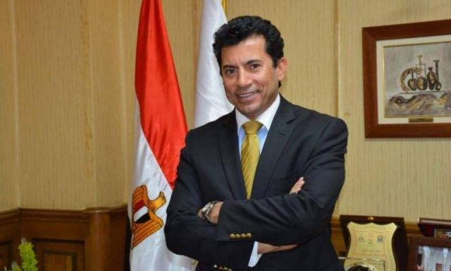 وزير الشباب والرياضة يكشف مصير الدورى العام بعد تمديد حظر التجول