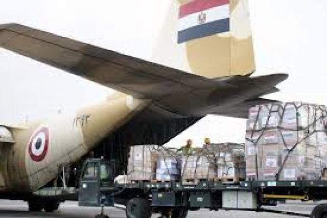 مصر الكبيرة .. الطائرة الرابعة للمساعدات الطبية والغذائية تصل مطار بيروت الدولي