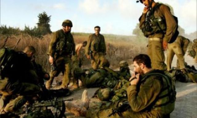 قائد وحدة عسكرية في الجيش الإسرائيلي يفصل عدد من الجنود المتطرفين لرفضهم حلق لحاهم