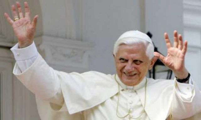 باحث متخصّص في التنصير يكشف السر وراء استقالة ”بابا الفاتيكان”