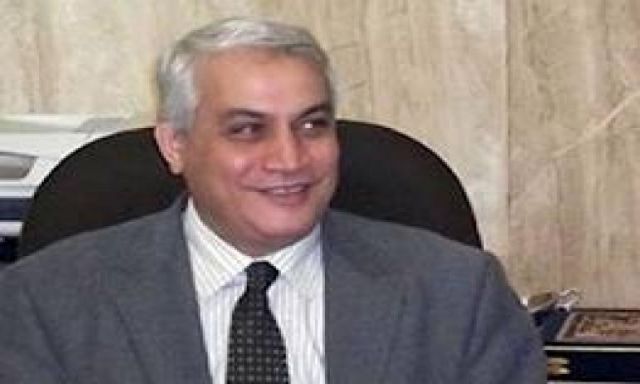 خبراء يطالبون باقالة وزير الزراعة بسبب أسراب الجراد