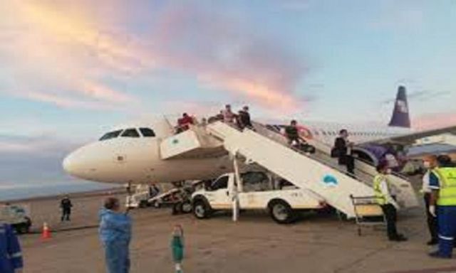 مطار مرسى علم يستقبل 233 راكبا من العالقين في لندن