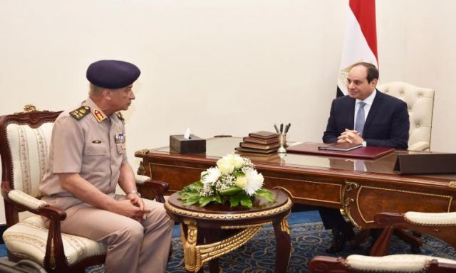 السيسى يبحث مع وزير الدفاع الأوضاع الأمنية على كافة الاتجاهات الاستراتيجية