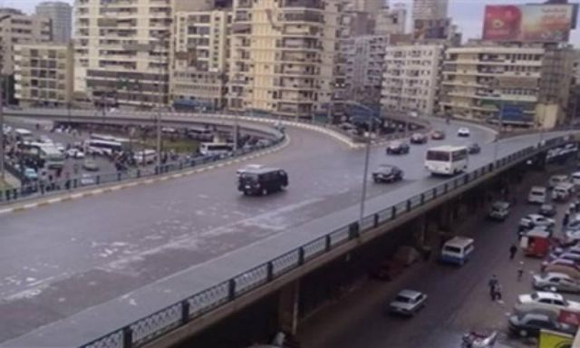 انتظام الحركة المرورية بالمحاور والميادين الرئيسية بالقاهرة والجيزة في ثاني أيام العيد