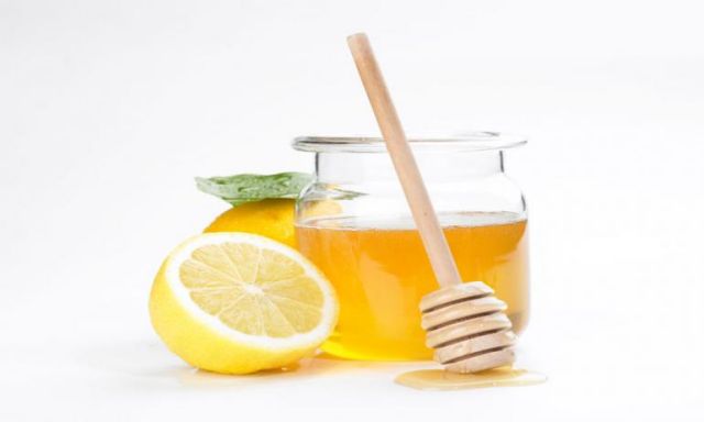 ماسك العسل والليمون هو الاختيار المناسب للبشرة شديدة الحساسية