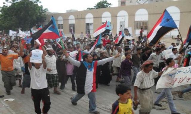 مواطنين اليمن الجنوبي يتظاهرون ضد الحوار الوطني