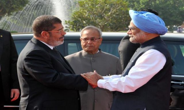 مرسي يبحث مع نظيره الهندي مجالات التعاون الاقتصادي بين البلدين