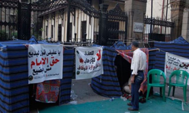 أئمة المساجد: تعليق الاعتصام حرصا على أداء صلاة الجمعة غدا