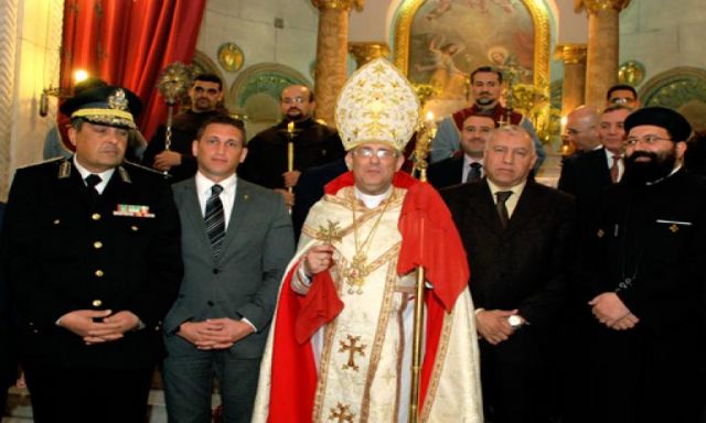 محافظ القاهرة يشهد احتفال بقداس عيد القيامة للأرمن الكاثوليك