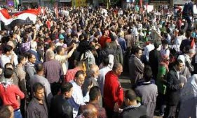 قوات الأمن تعترض مسيرة 6 أبربل أمام أكاديمية الشروق