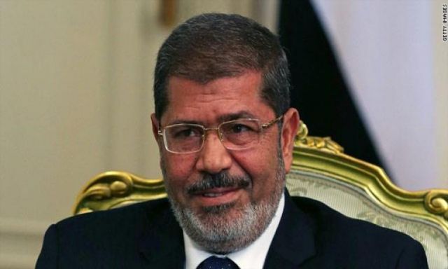 الرئيس محمد مرسى يقدم واجب العزاء لشهداء القوات المسلحة عبر ”تويتر”