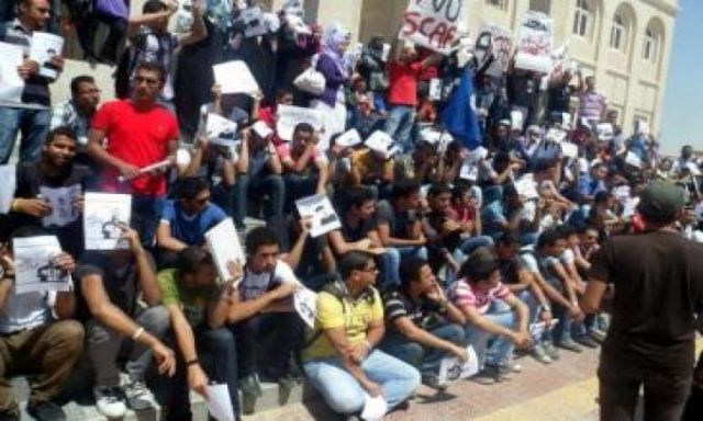 طلاب أكاديمية الشروق:مستمرون في اعتصامنا حتى تحقيق مطالبنا