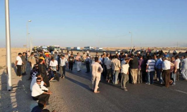 أهالى بنها يقطعون طريق مصر إسكندرية الزراعى احتجاجا على اختفاء ”سائق”