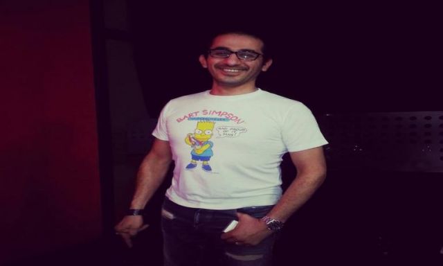 أحمد حلمي قام بزيارة خاصة لمشتركي ”أرب أيدول ”