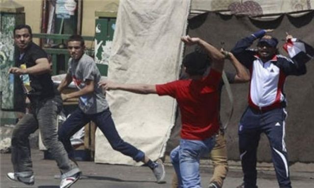 إصابة 9 أشخاص إثر اشتباكات بميدان التحرير