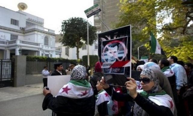 وزارة الخارجية تنفي تسليم مقر السفارة السورية بالقاهرة لمعارضو حكم بشار