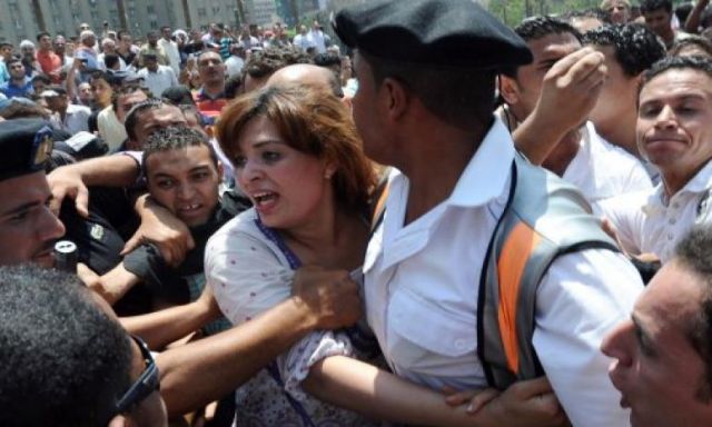 التقرير الطبي للصحفية المغتصبة بميدان التحرير: تهتك في الحوض وتحتاج عملية تجميل