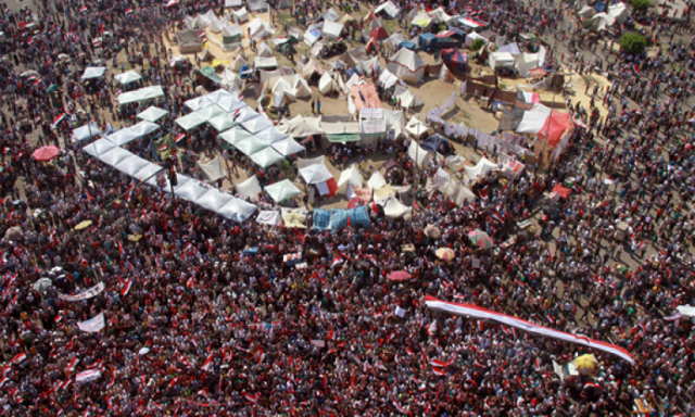 تزايد أعداد المتظاهرين في ميدان التحرير للمشاركة في ”مليونية الإصرار”