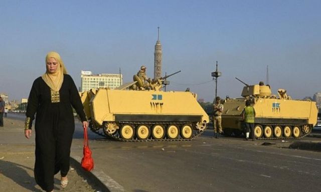 الدبابات تنتشر لتأمين وسط القاهرة وميدان التحرير